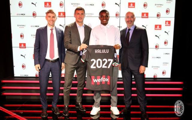 开云体育-【人物】全新米兰的后防杰作，卡卢卢续约至2027