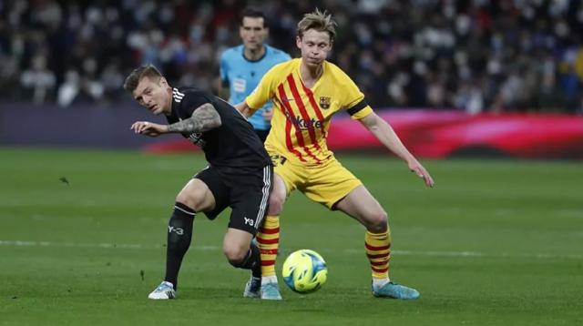 开云app-巴萨逼德容走,德容:就不走