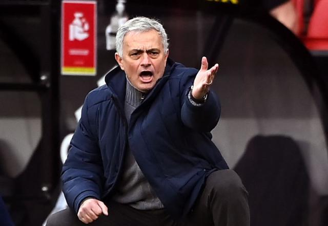 开云平台-穆帅：别把球员表现跟战术挂钩 球员应对自己负责